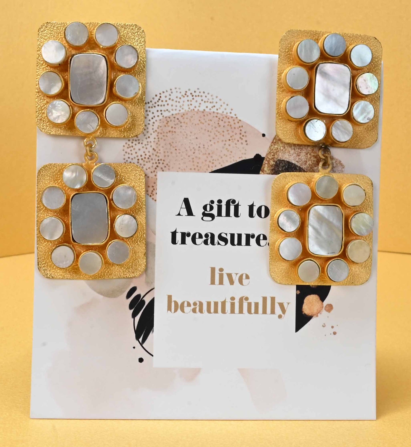 Diva Gold Earrings Shell. 2 colourway's
