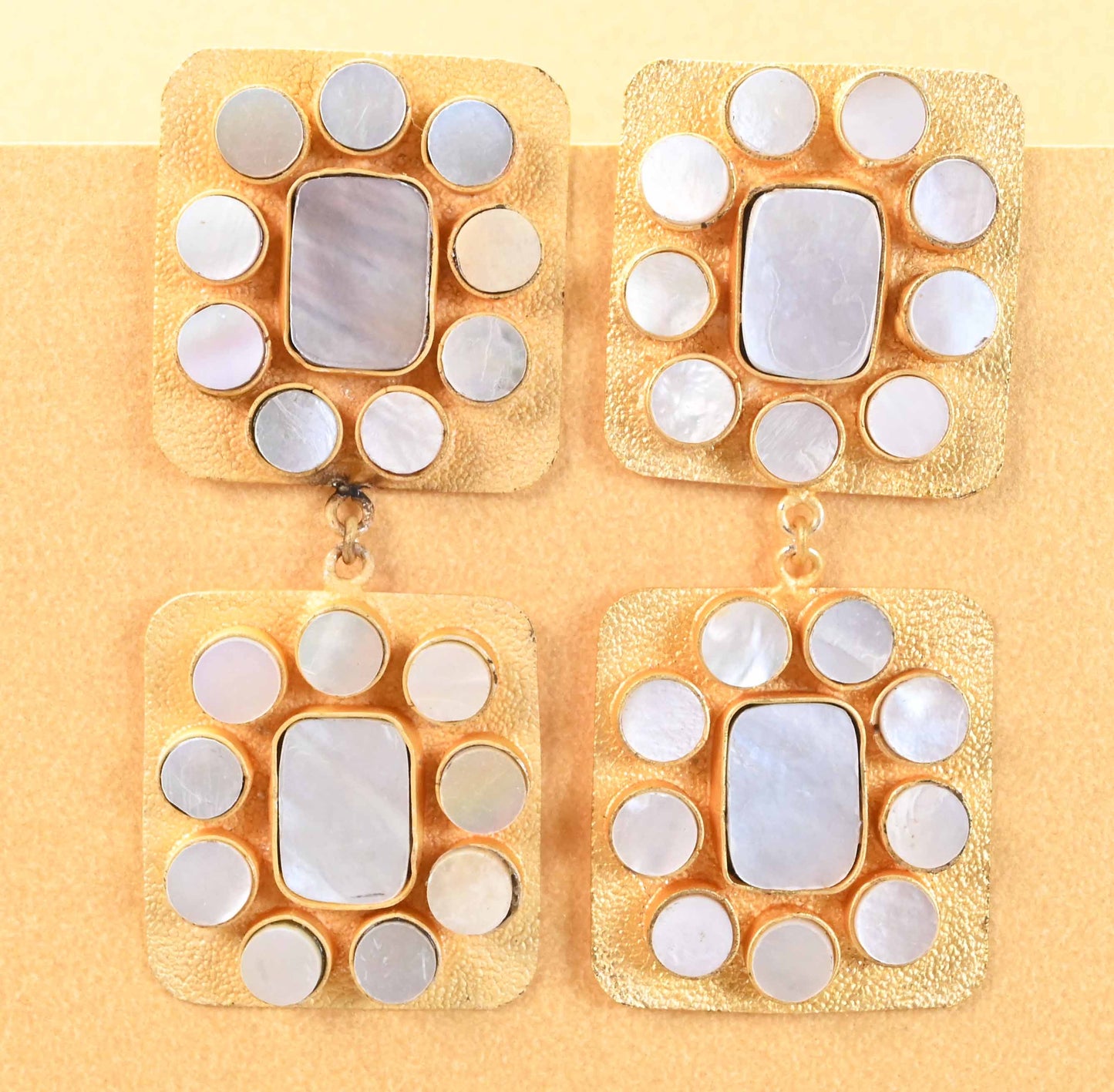 Diva Gold Earrings Shell. 2 colourway's