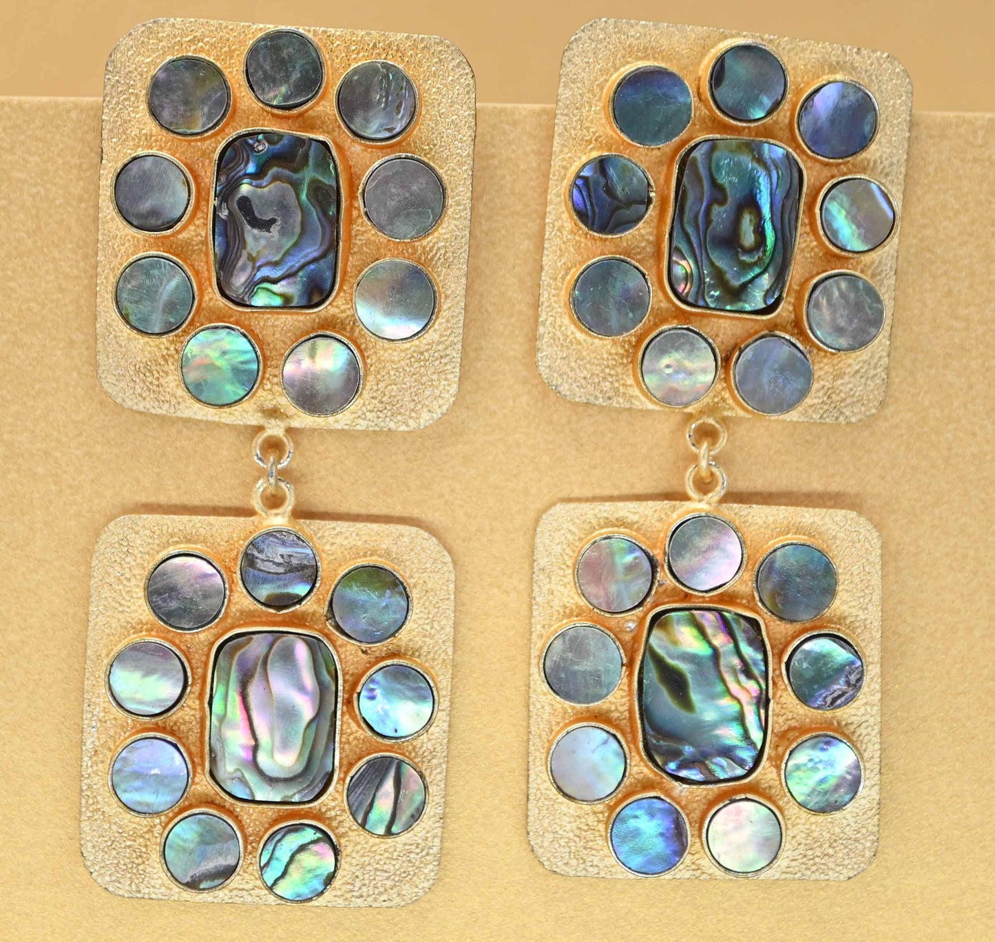 Diva Gold Earrings Shell. 2 colourway's