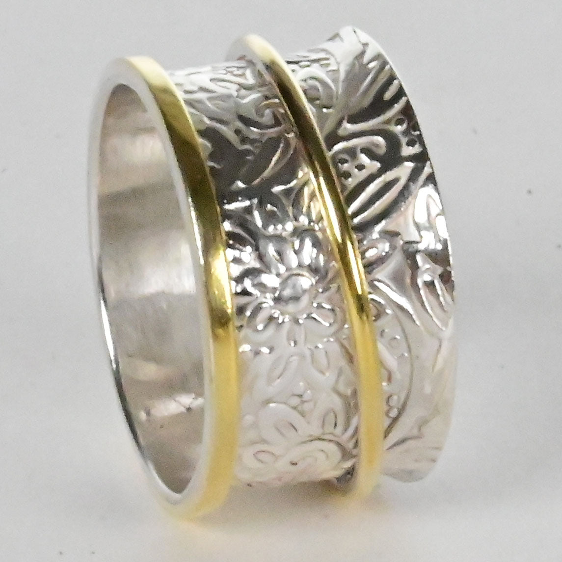 Spinner Ring. lux IARS21