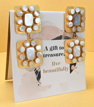 Diva Gold  Earrings Shell. 2 colourway's