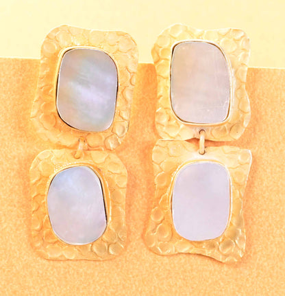 Diva Gold  Earrings Shell.  2 colorway's