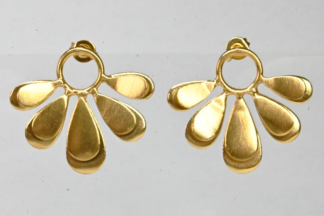 Small Euro Gold Daisy Stud Earrings B30b