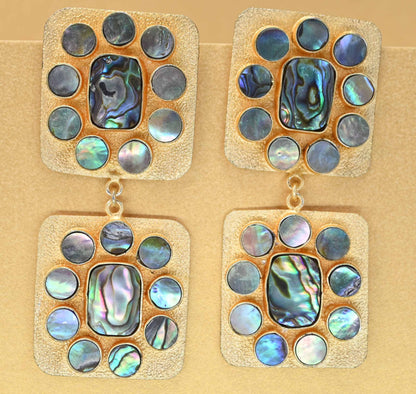 Diva Gold  Earrings Shell. 2 colourway's