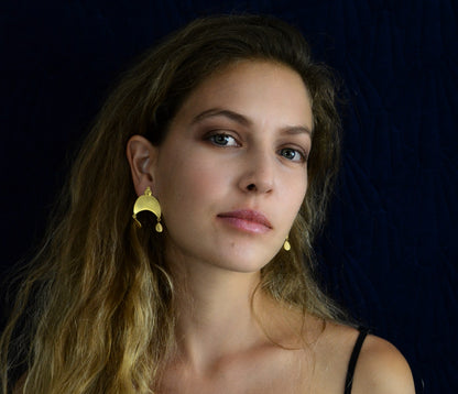 Euro Gold Moon Drop Stud Earrings B9